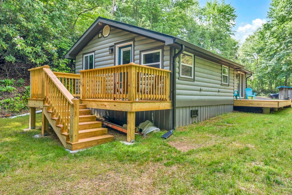 Image number 1 for the current listing