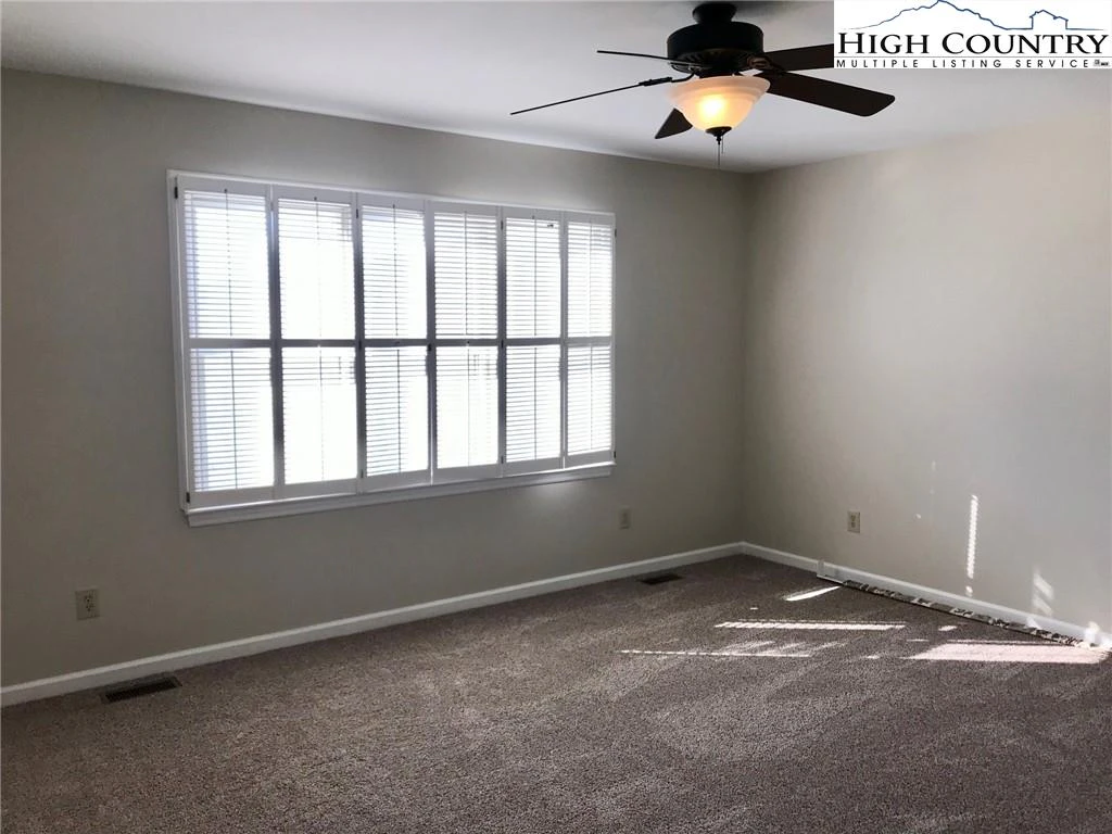 Image number 2 for the current listing