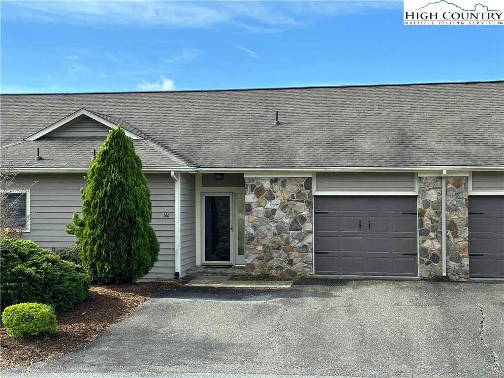 Image number 1 for the current listing