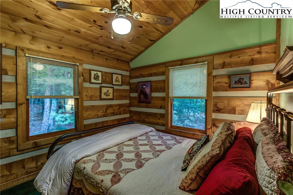Image number 2 for the current listing