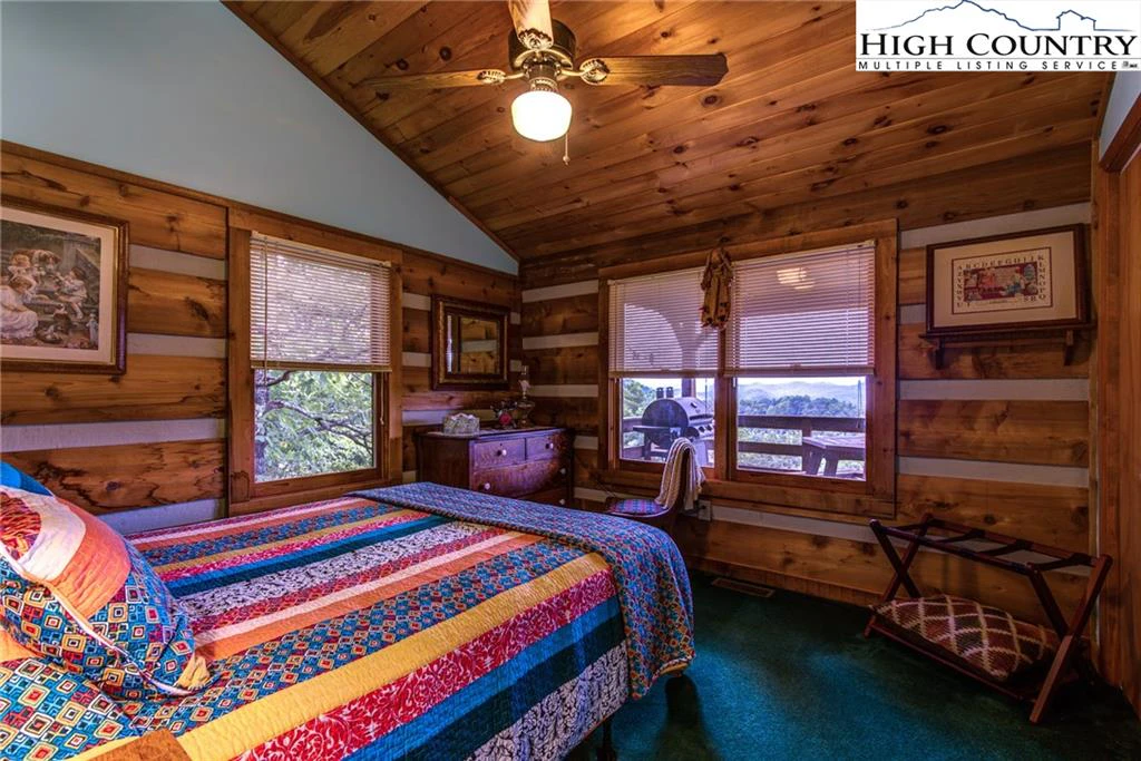 Image number 11 for the current listing
