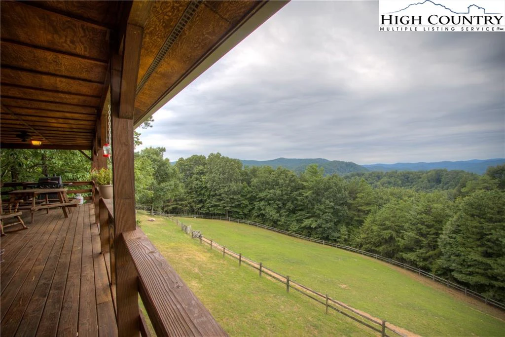 Image number 18 for the current listing