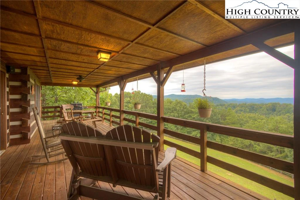 Image number 17 for the current listing