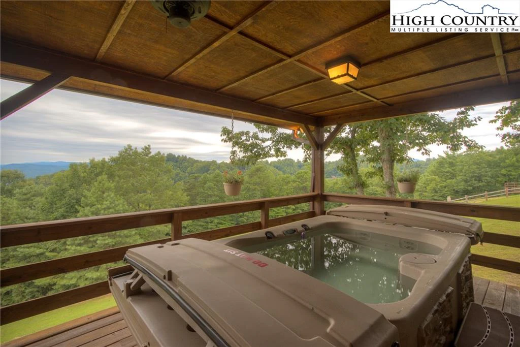 Image number 15 for the current listing