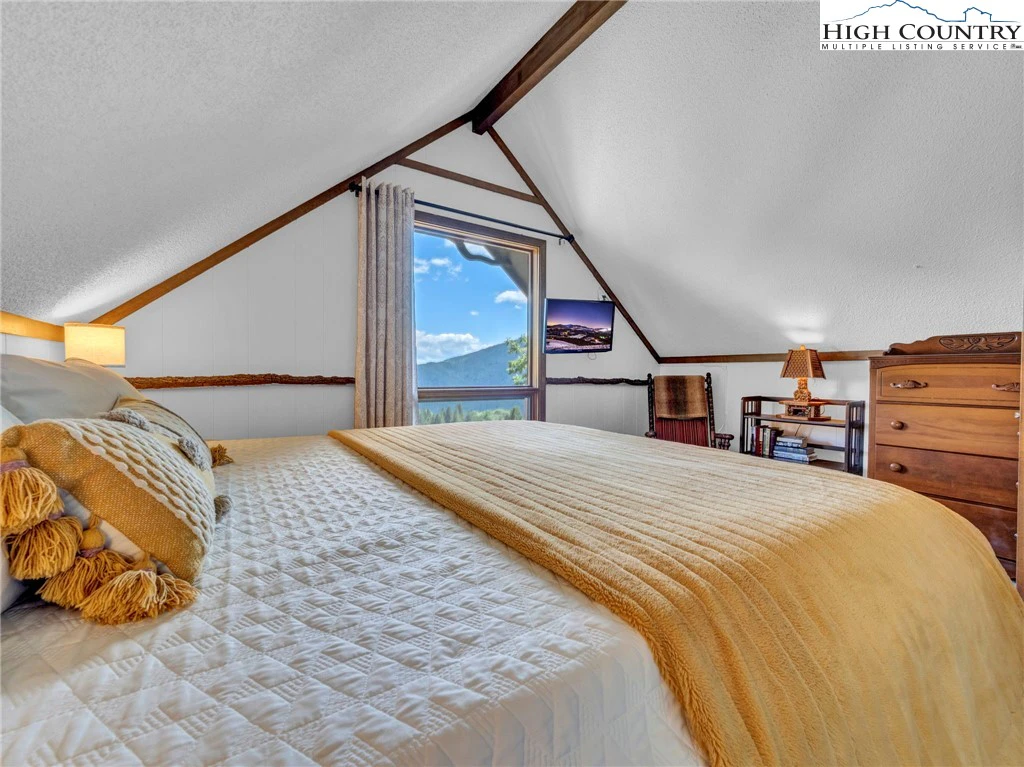 Image number 3 for the current listing