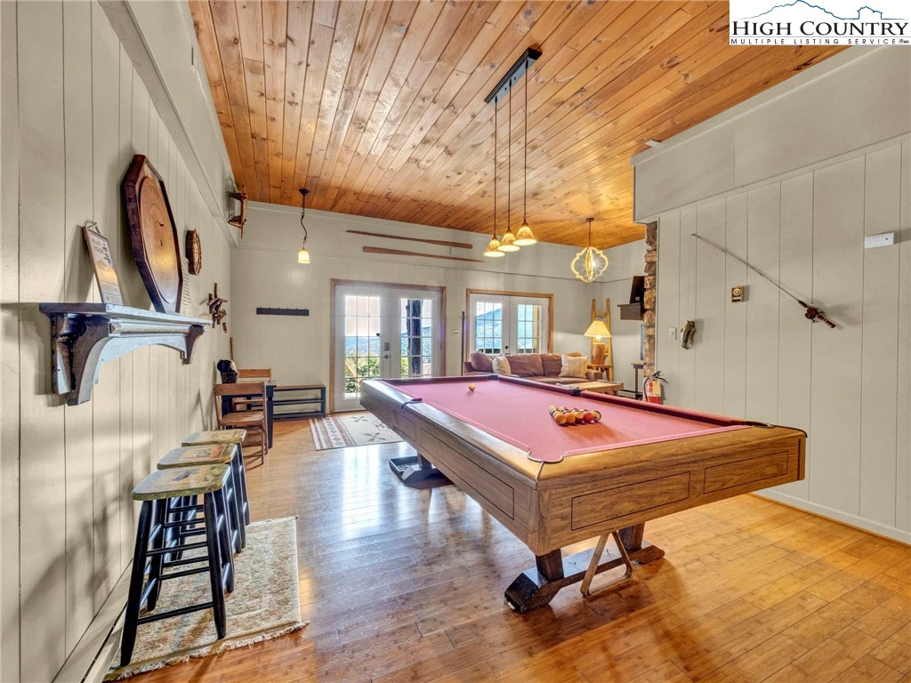 Image number 7 for the current listing