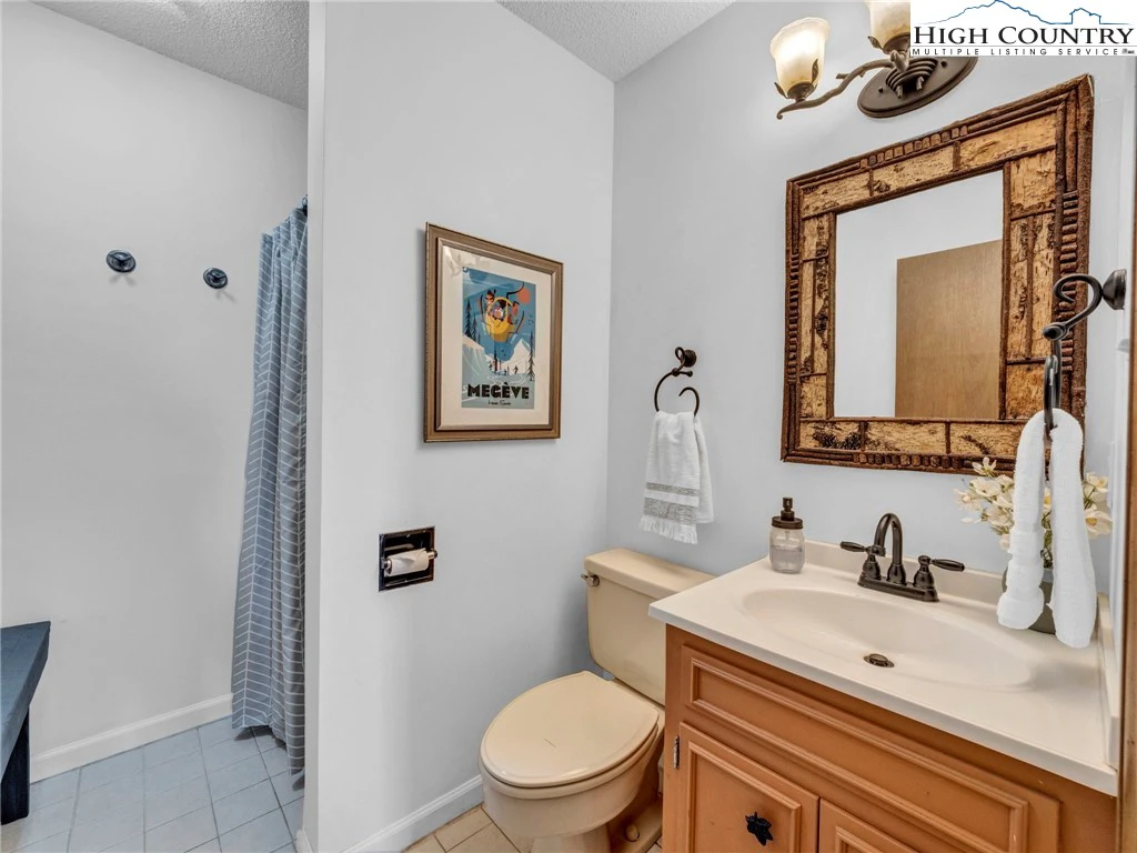 Image number 9 for the current listing