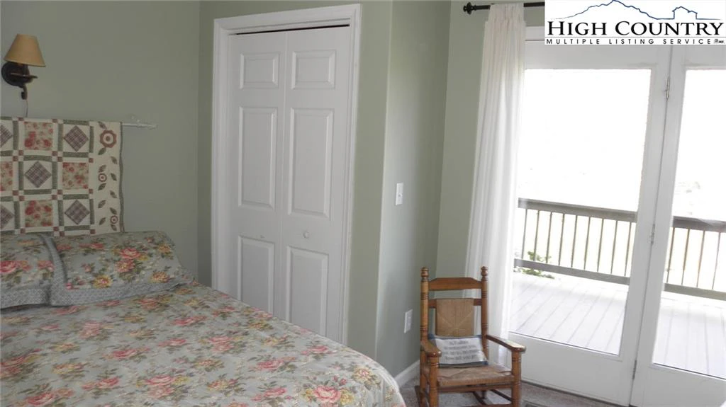 Image number 5 for the current listing