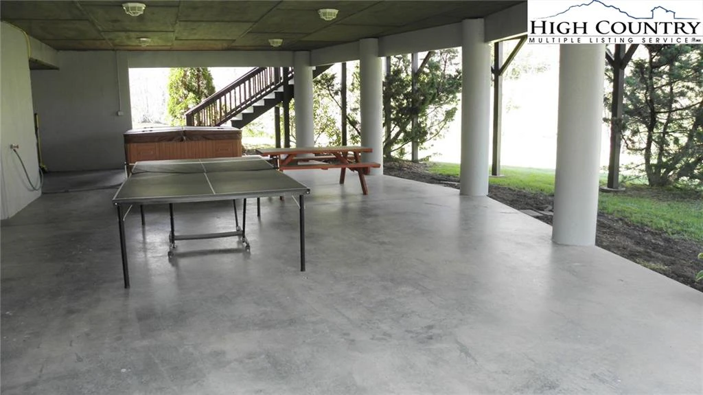 Image number 12 for the current listing