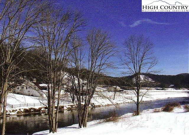 Image number 19 for the current listing