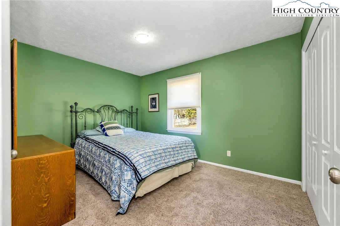 Image number 6 for the current listing