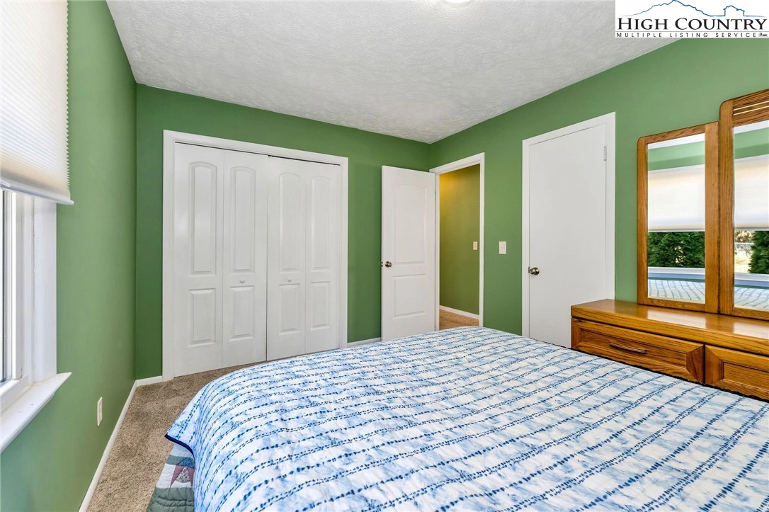 Image number 7 for the current listing