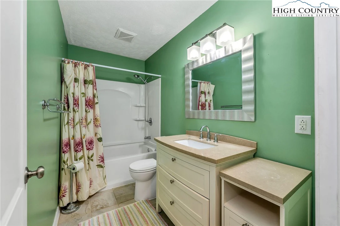 Image number 9 for the current listing