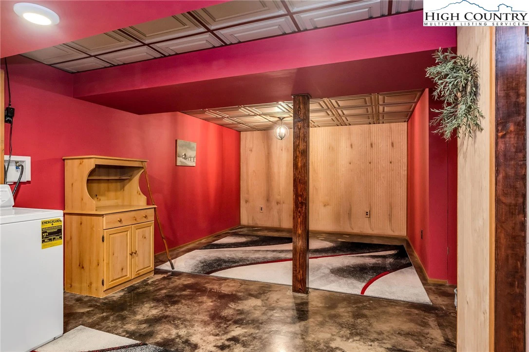 Image number 21 for the current listing