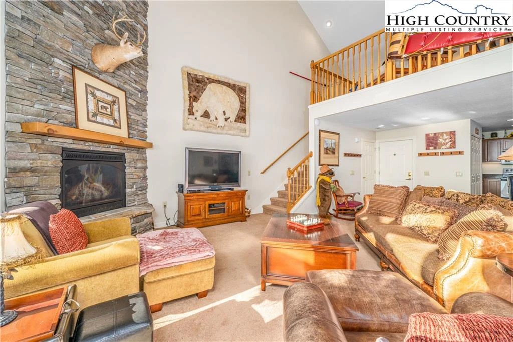 Image number 7 for the current listing