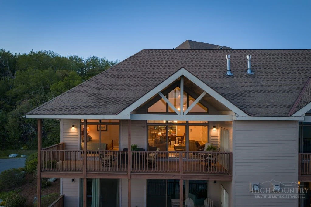 Image number 3 for the current listing