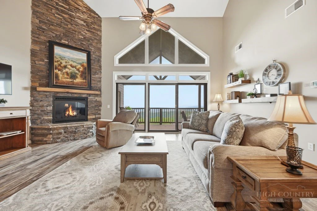 Image number 6 for the current listing
