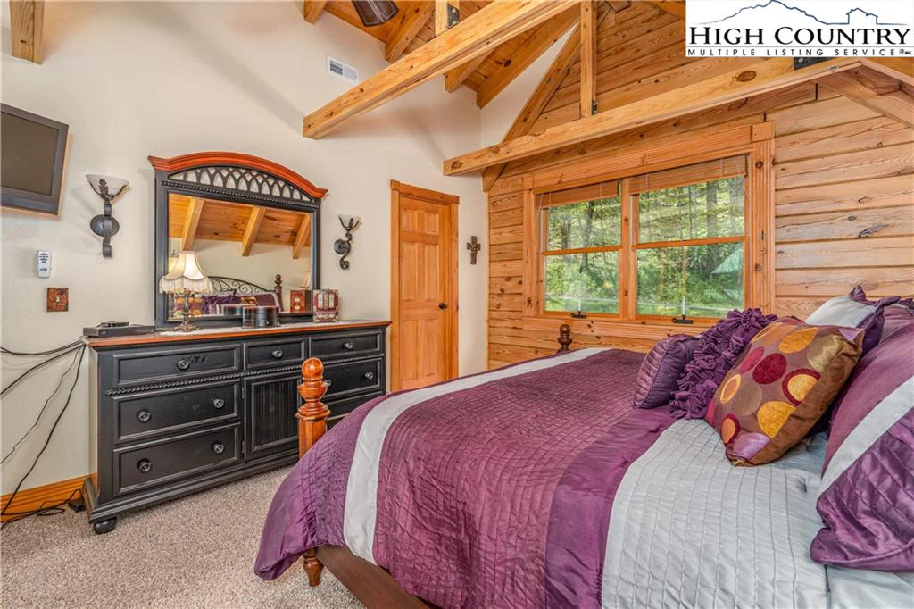 Image number 13 for the current listing