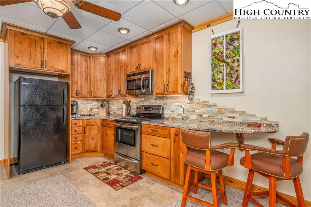 Image number 9 for the current listing