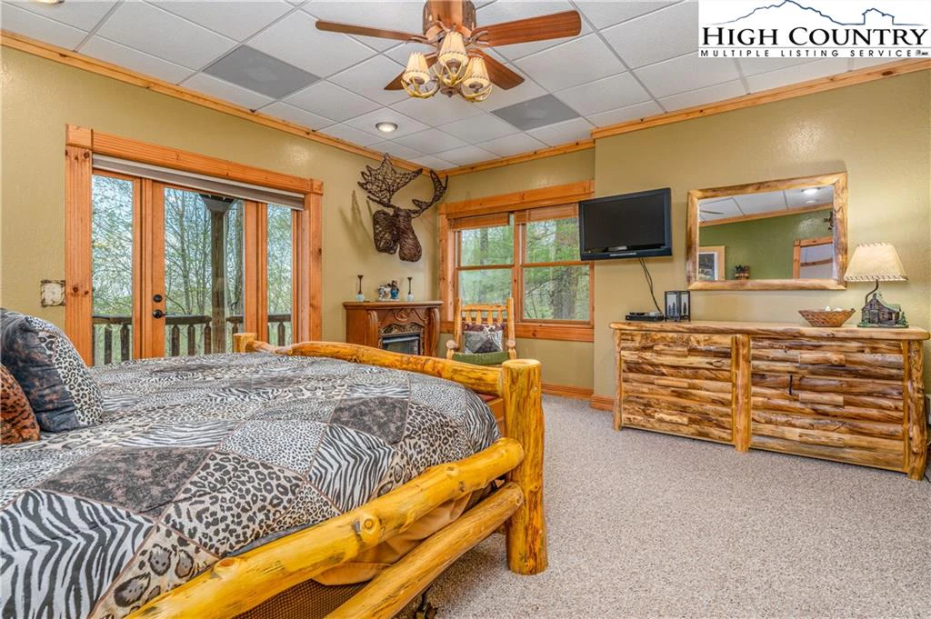 Image number 12 for the current listing