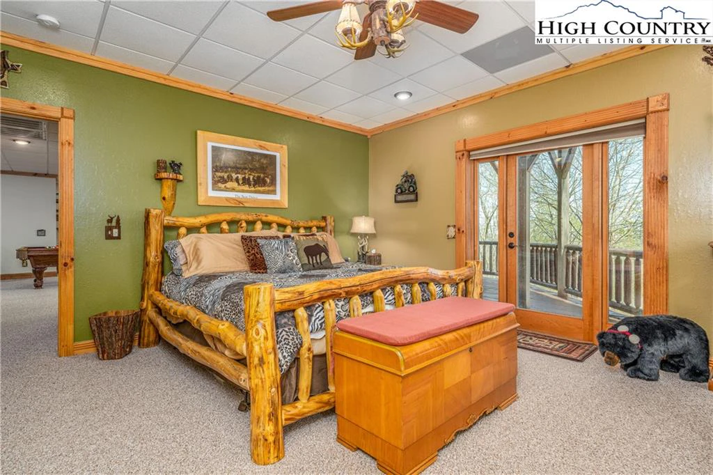 Image number 2 for the current listing