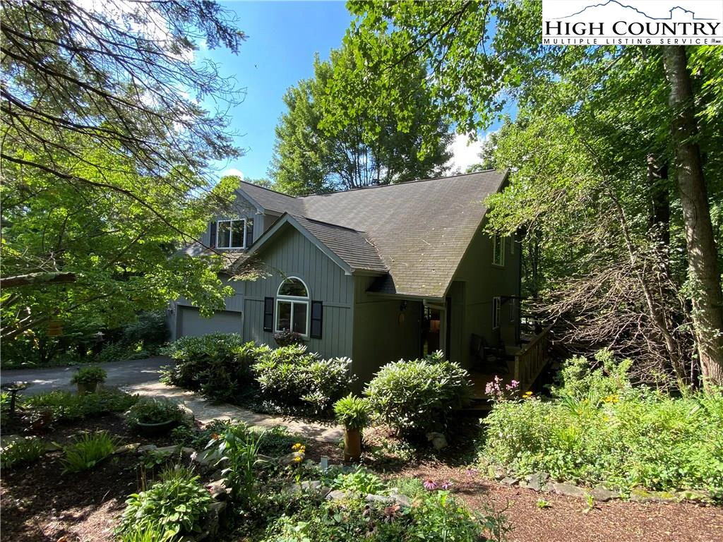 Image number 1 for the current listing