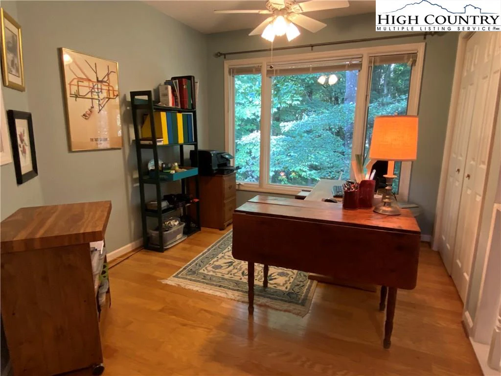 Image number 10 for the current listing