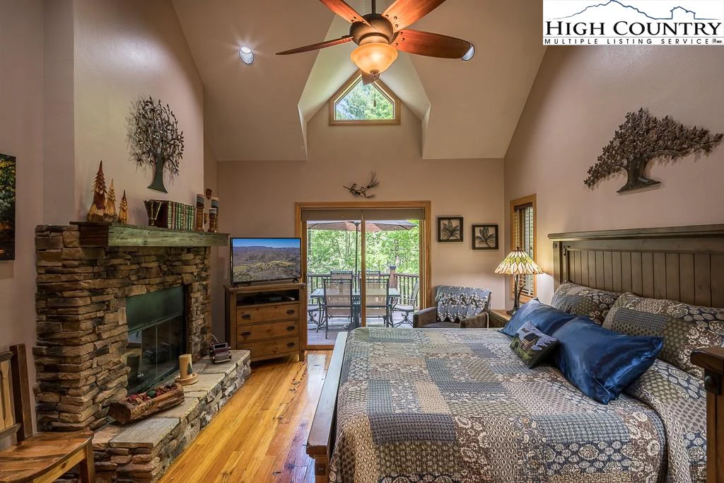 Image number 6 for the current listing