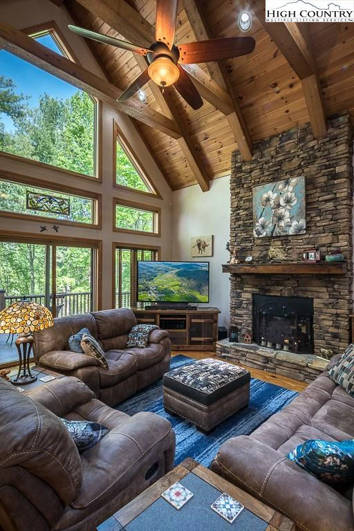 Image number 35 for the current listing