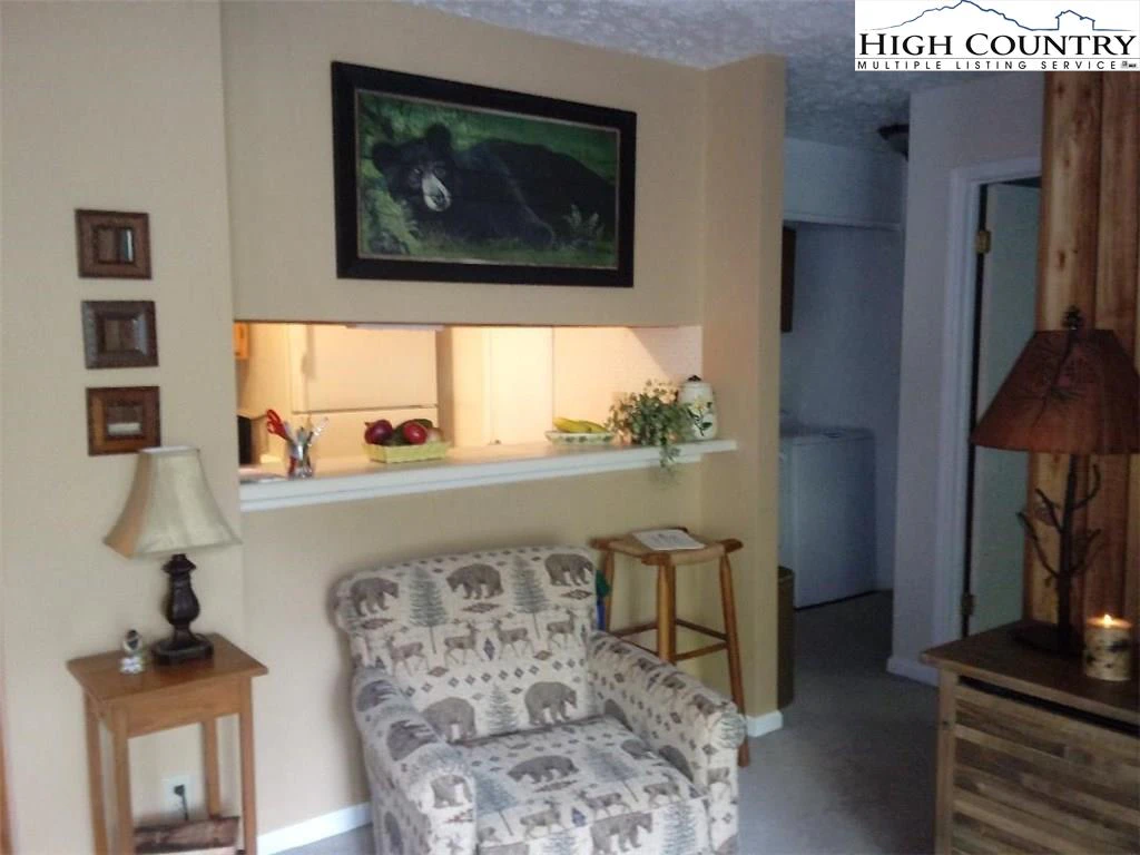 Image number 6 for the current listing