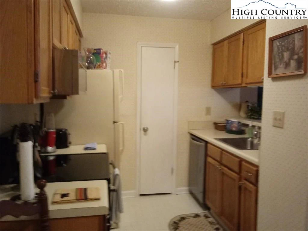 Image number 7 for the current listing
