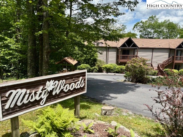 Image number 1 for the current listing