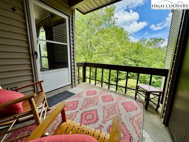 Image number 19 for the current listing