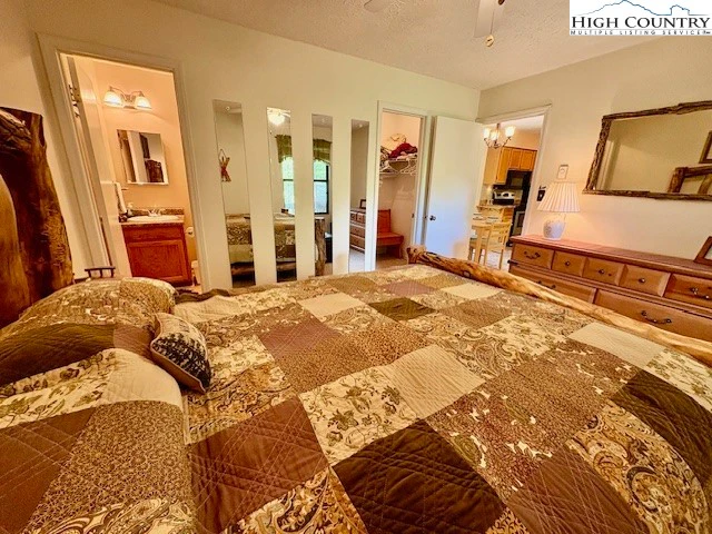 Image number 13 for the current listing