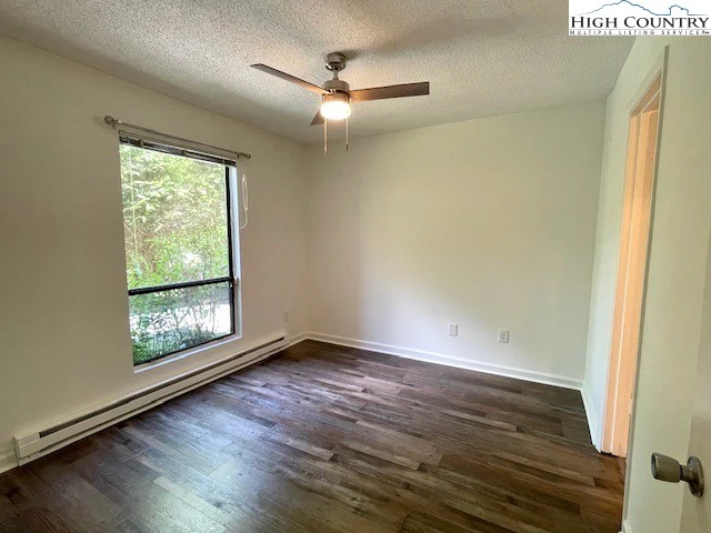 Image number 18 for the current listing