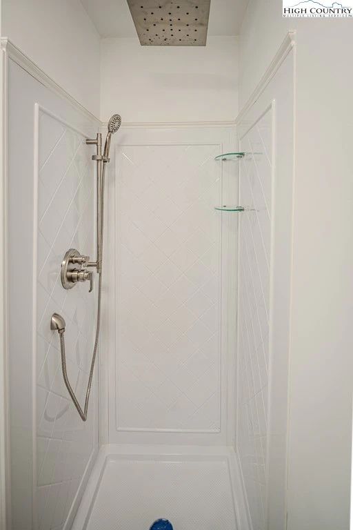 Image number 10 for the current listing