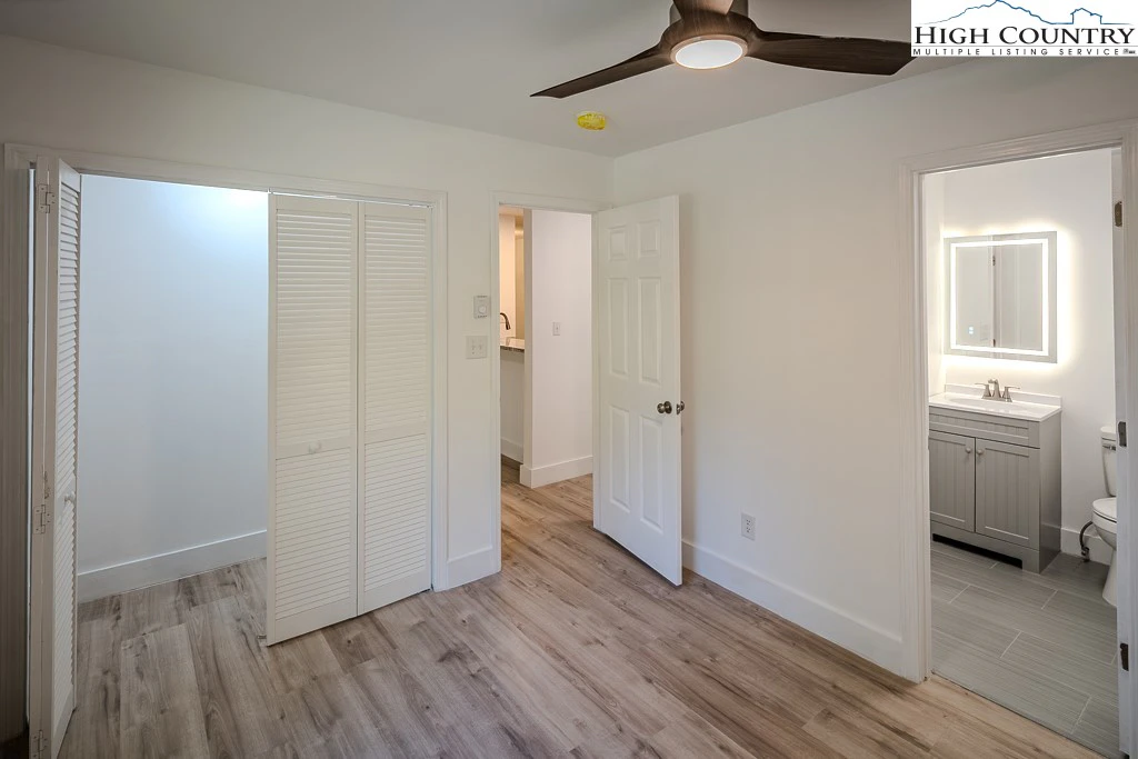 Image number 6 for the current listing