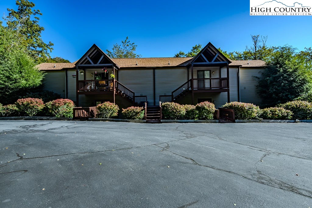 Image number 1 for the current listing