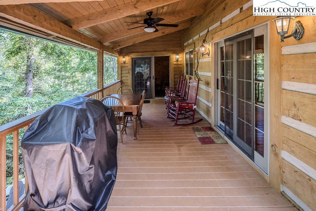 Image number 3 for the current listing