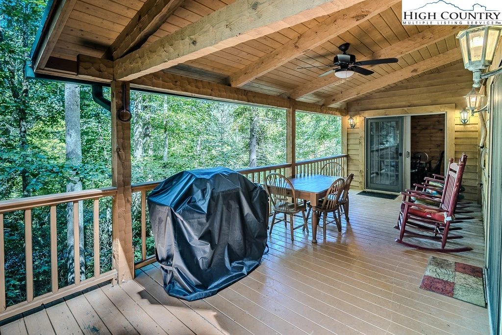Image number 4 for the current listing