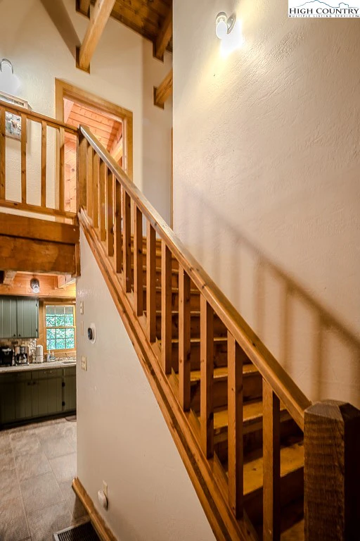 Image number 10 for the current listing