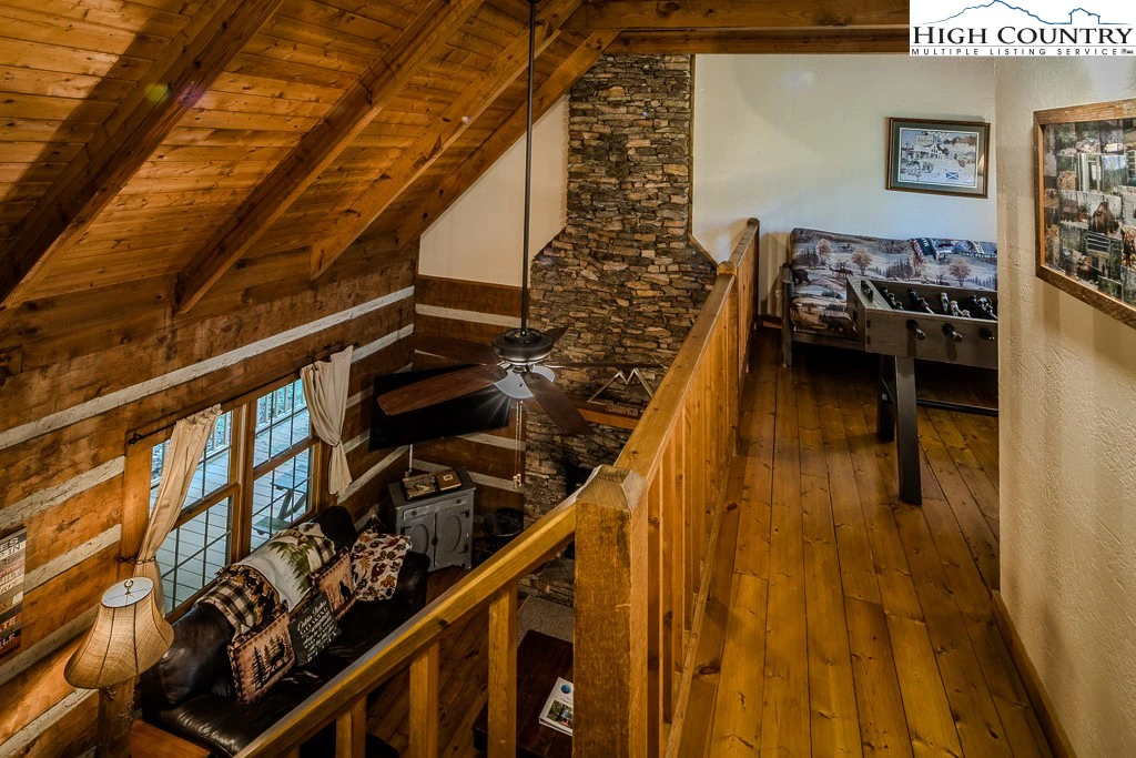 Image number 11 for the current listing