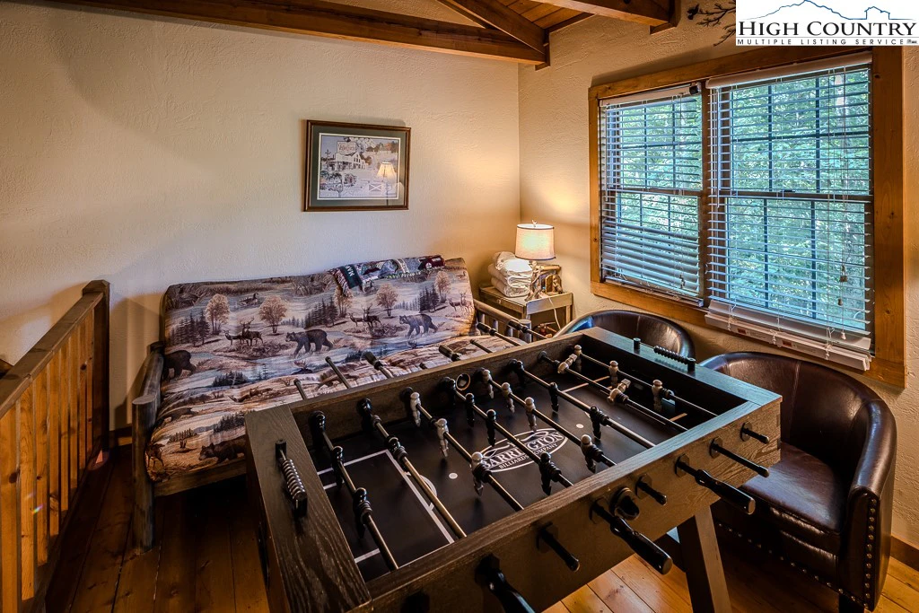 Image number 2 for the current listing