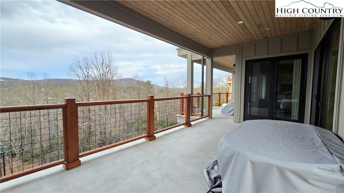 Image number 13 for the current listing