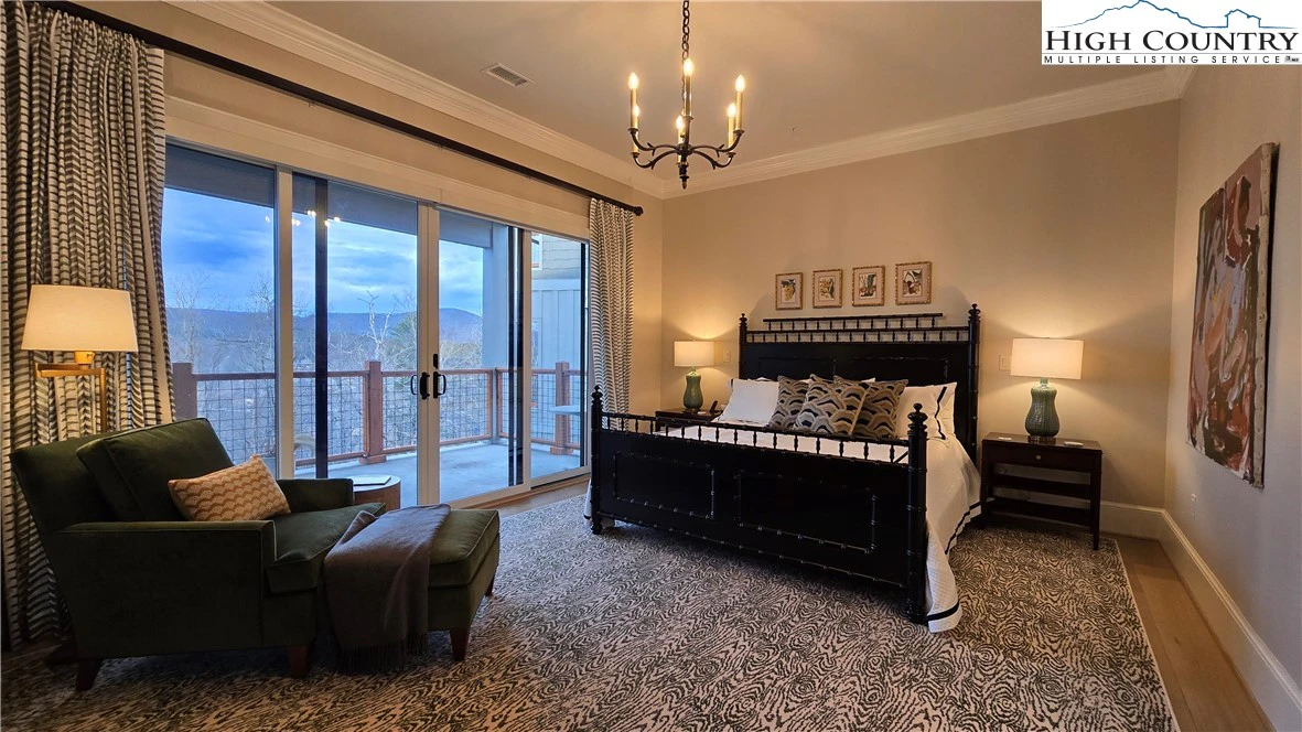 Image number 10 for the current listing