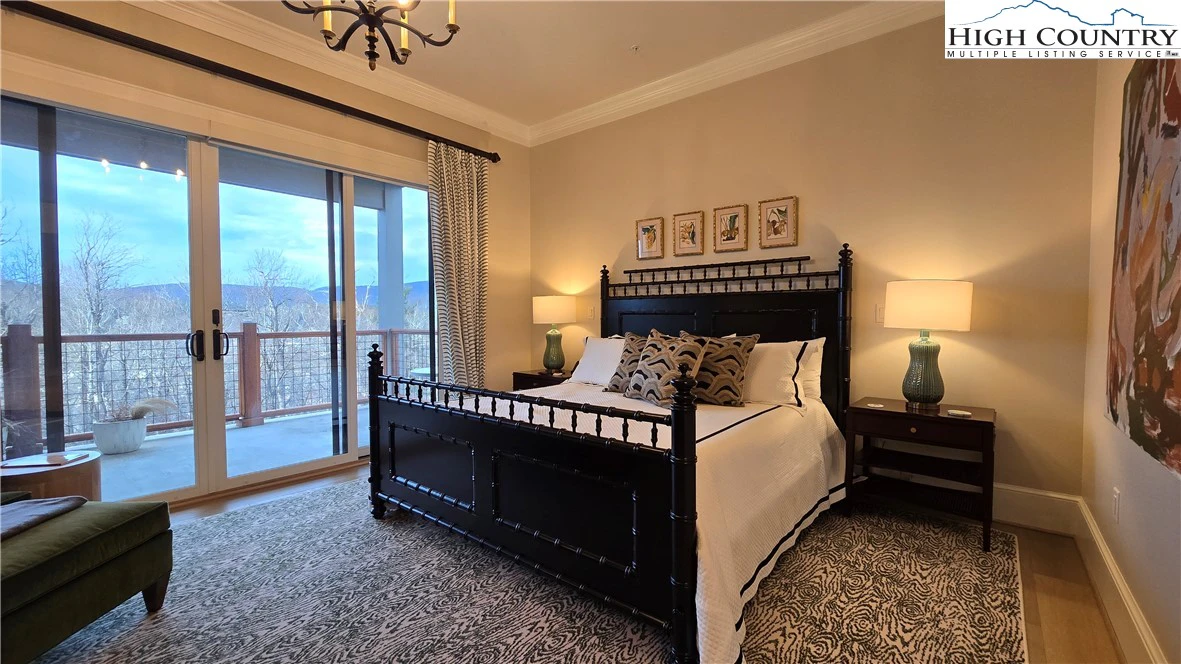 Image number 9 for the current listing