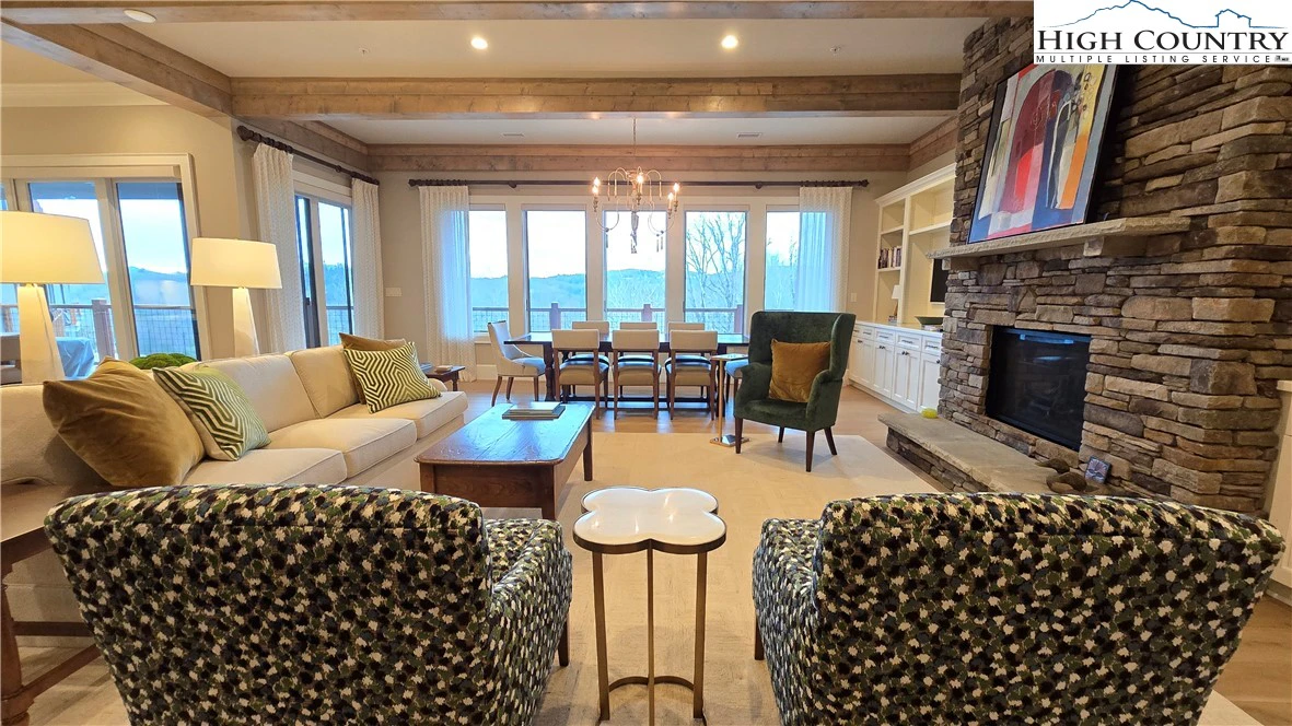 Image number 18 for the current listing