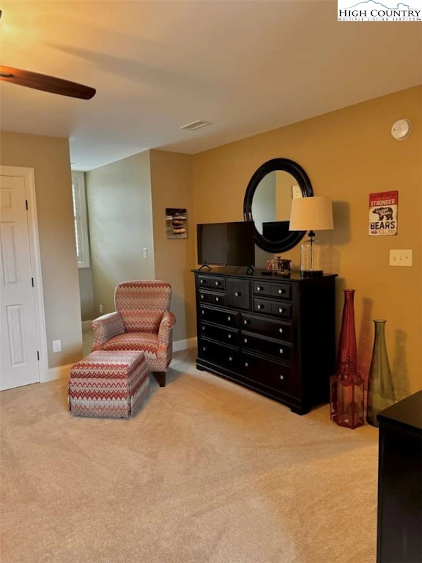 Image number 9 for the current listing