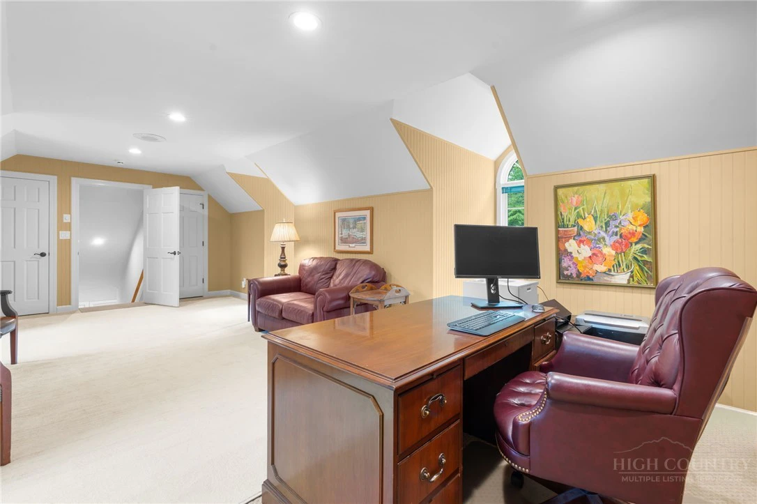 Image number 12 for the current listing