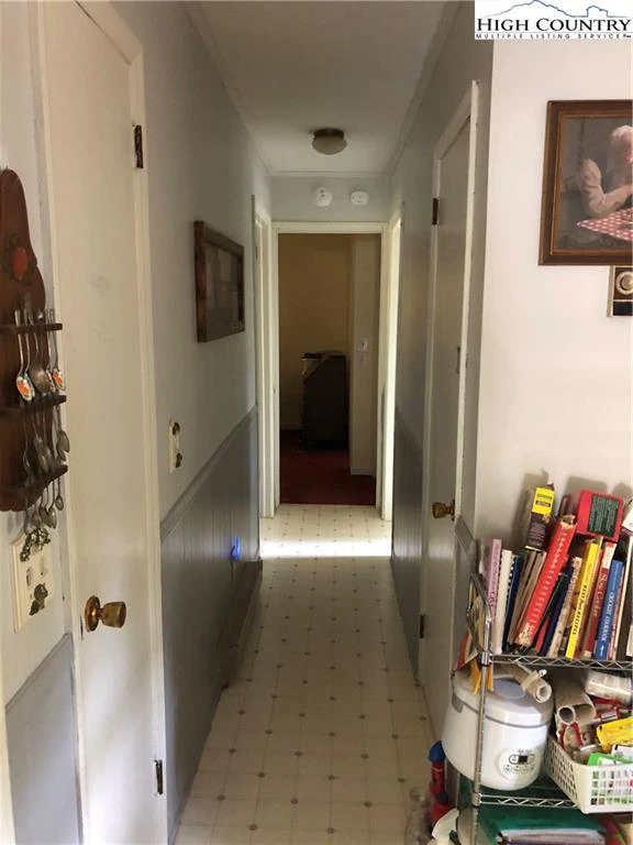 Image number 13 for the current listing